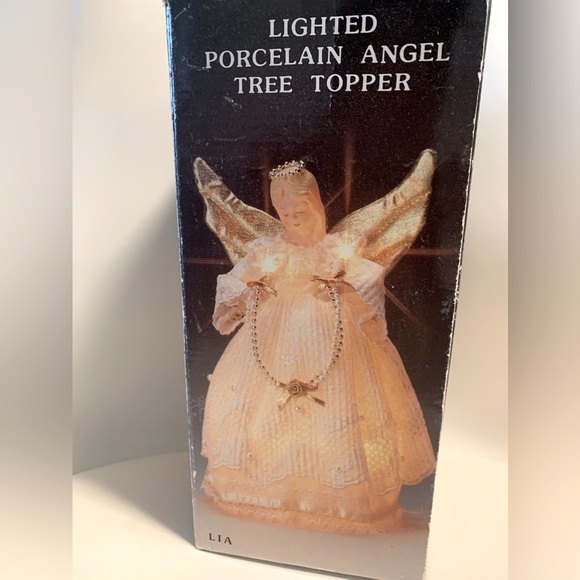 🎄Keepsake Lighted Porcelain Angel Tree Topper - Picture 2 of 5